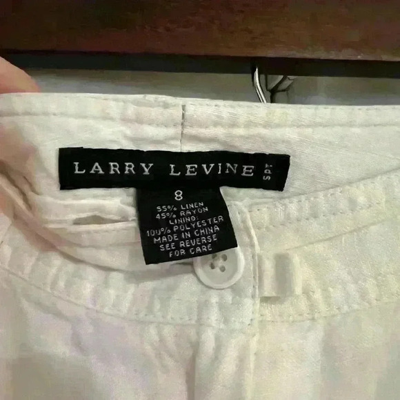Larry Levine White Linen Capri Cargo Pants- Size 8- EUC - Picture 2 of 3
